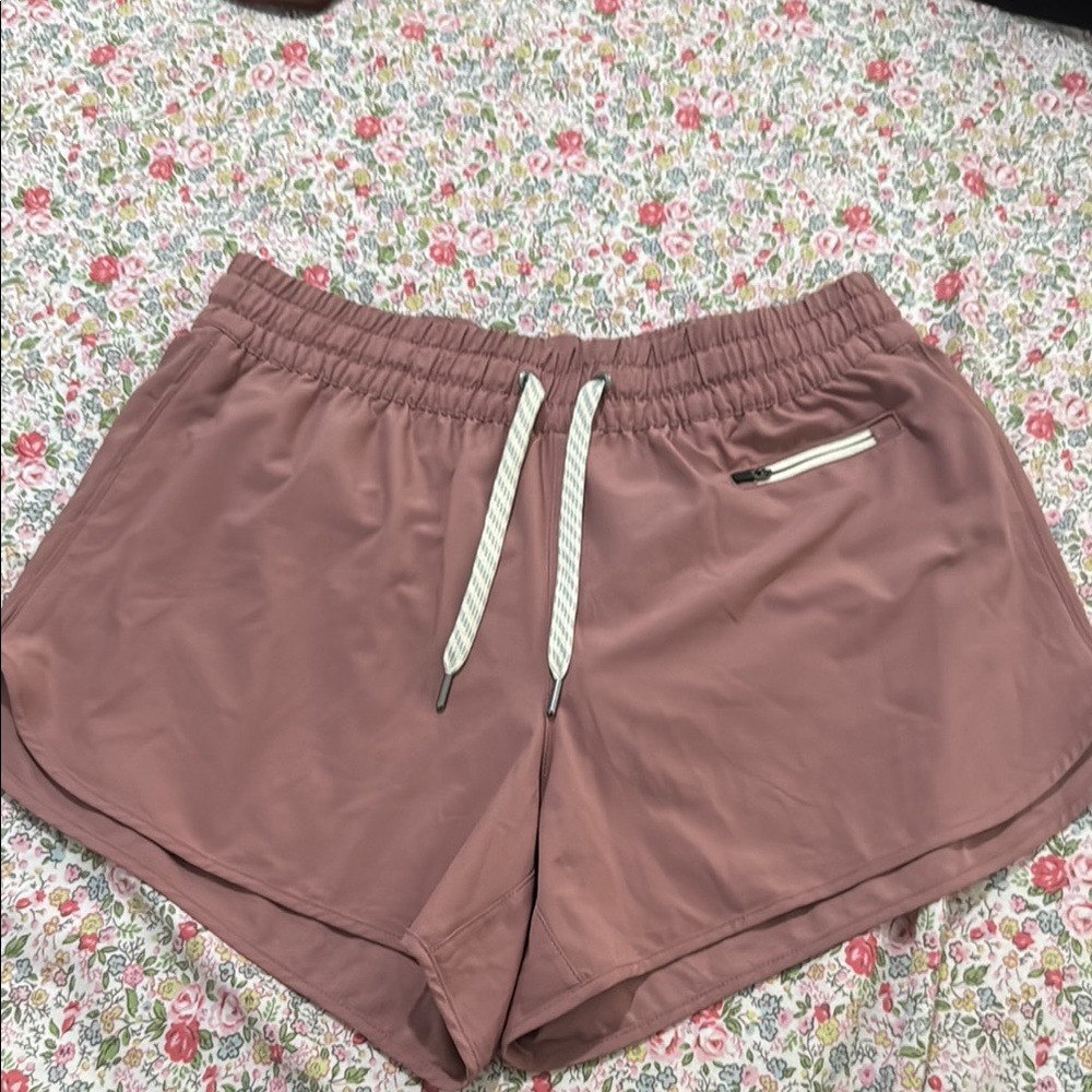 Vuori Women's blush color shorts